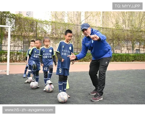 足球联赛在青训扶持中推动俱乐部与学校共建训练场地与课程合作